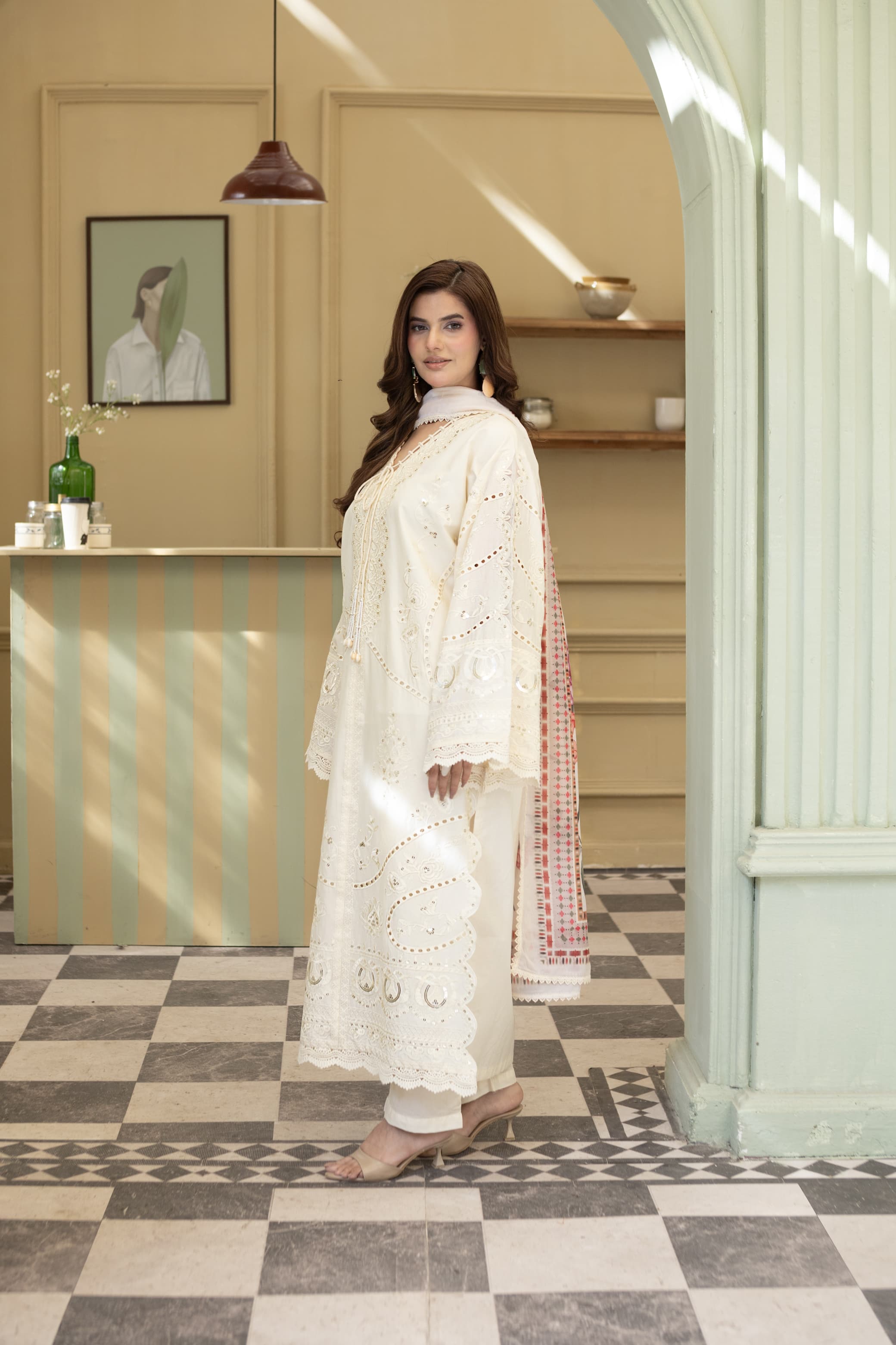 Saffan-Offwhite Embroidered chikankari pret (3pc)